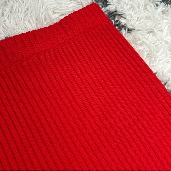 St. John Stretch Ribbed Wool Skirt - Picture 4 of 7